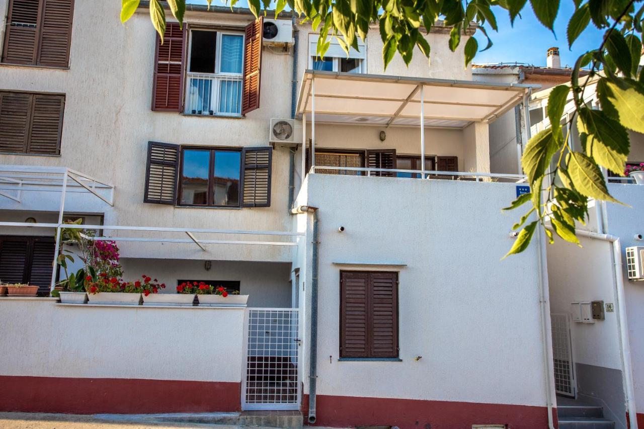 So Hvar So Good! Spacious With Terrace Hvar Town Exterior photo